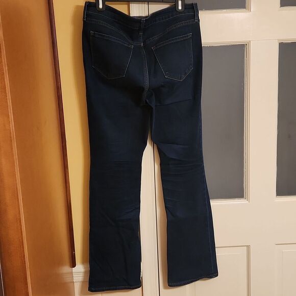 Old Navy Women's Mid-Rise "Kicker Bootcut" Dark Wash Jeans Size 10 - Picture 4 of 7
